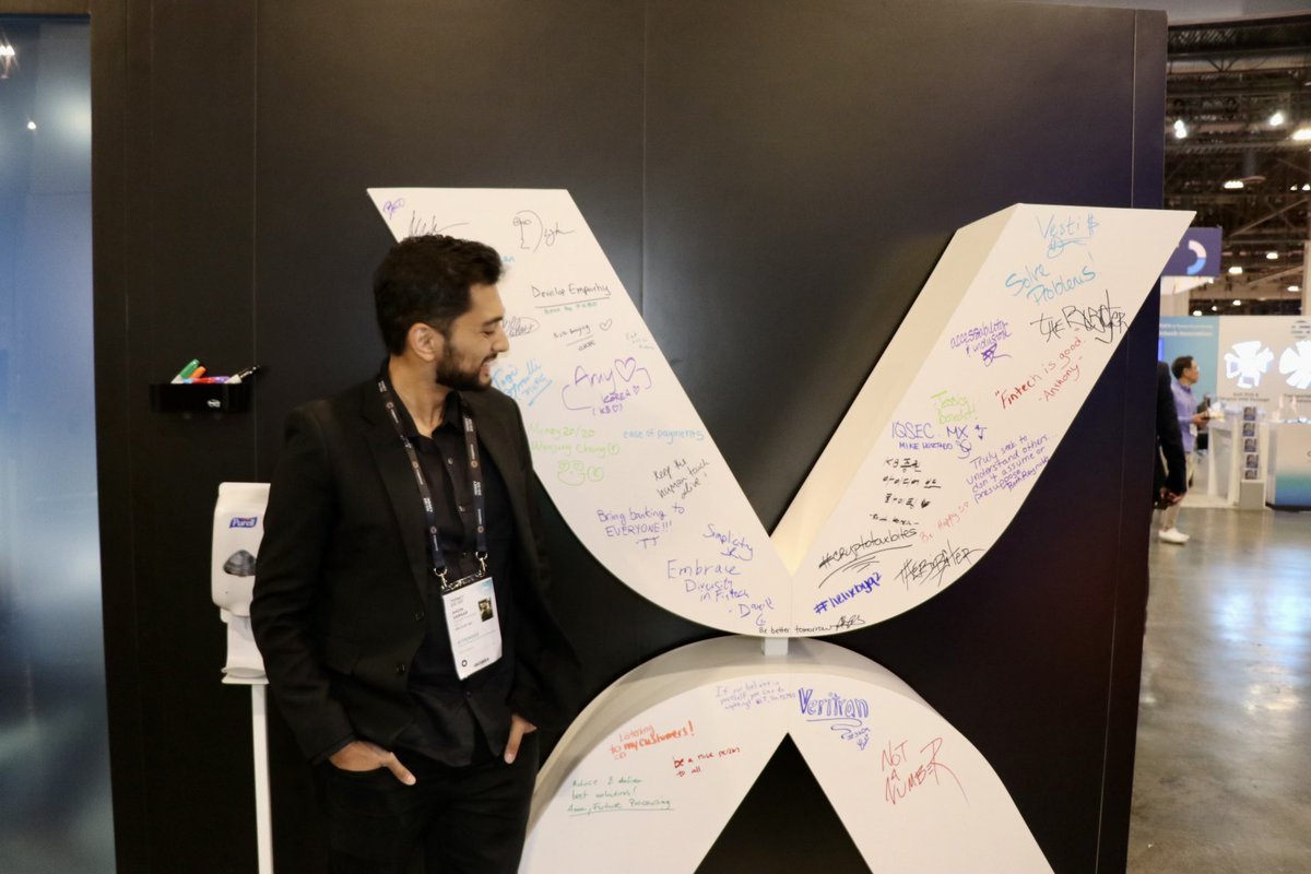 helixbyq2's tweet photo. Come make your mark on the Helix X!
Here is our GM @ahonsarkar making his. ☺️
#HelixatMoney2020 #Money2020 #makefinancehuman https://t.co/Ea8FN3H7H9