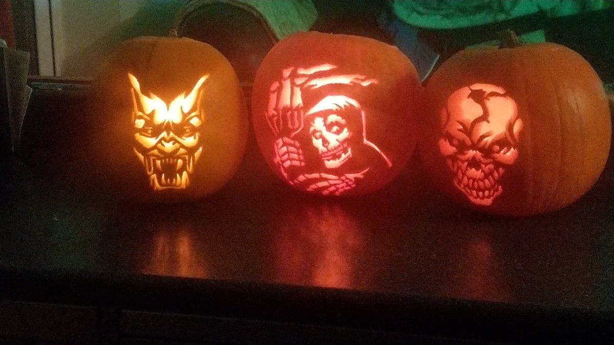 ChipFallones's tweet photo. Another 3 pumpkins ready for our #Halloween display 🤡👻👹 @imamberzoe  @lucrezianews @74frankfurt @STVNews https://t.co/6WwSDHdIwt