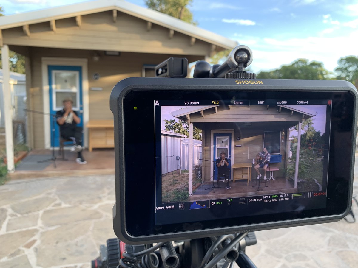 mobileloaves's tweet image. If you like Goodness, then you're going to love our new promo video that's in the works! Here's a sneak peek behind the scenes on set of MLF's newest production from Austin's most talked about neighborhood. Coming soon! #ServingGoodness