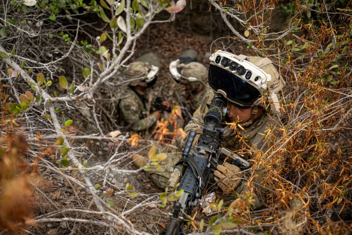 82nd Airborne Soldiers engage in future warfighting experimentation. Read more ➡ army.mil/article/261280