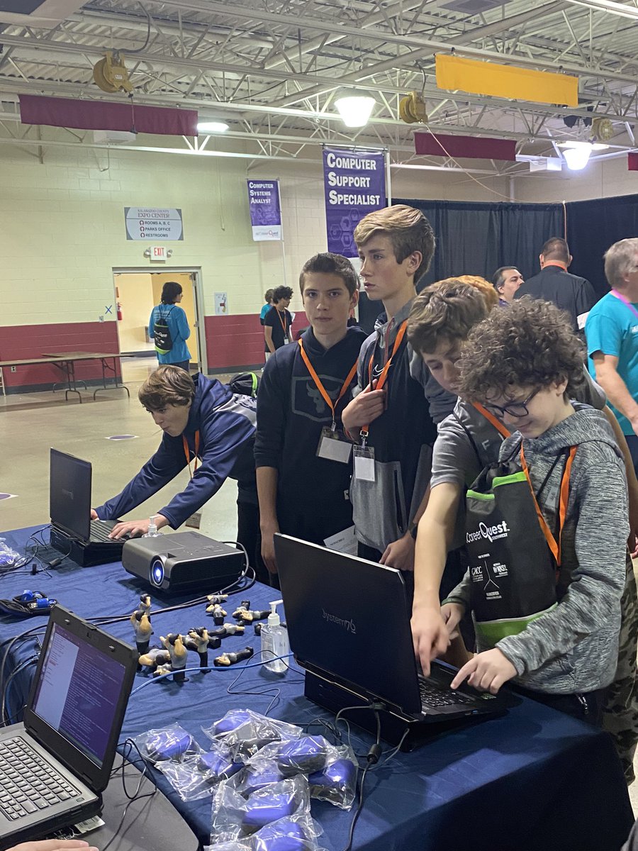 acoppGL's tweet image. 8th graders at the career expo today! #glcsms #gogulllake