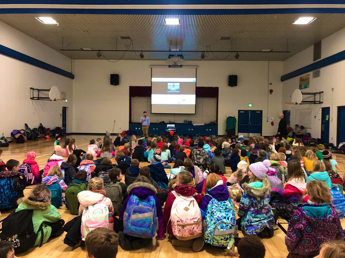 ASpelrem1's tweet photo. Students from @bandedpeakrvs, @RJHawkey, @SarahThompsonSc are collaborating for a year of exploration and exchange. First stop was RJ Hawkey. Thanks to the wonderful staff and students @RJHawkey for being such amazing hosts! #rvsed #abed https://t.co/U7yNFxJjS9