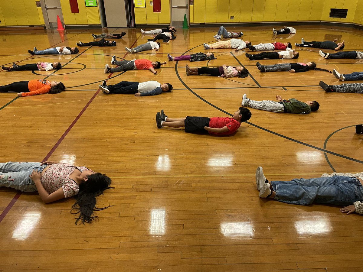 Rethink_ENL's tweet image. Mindfulness lessons help children learn techniques they can use to relax and focus. 🧘‍♀️🧘🧘‍♂️
.
.
#afterschool #hillcrest #peekskillCSD