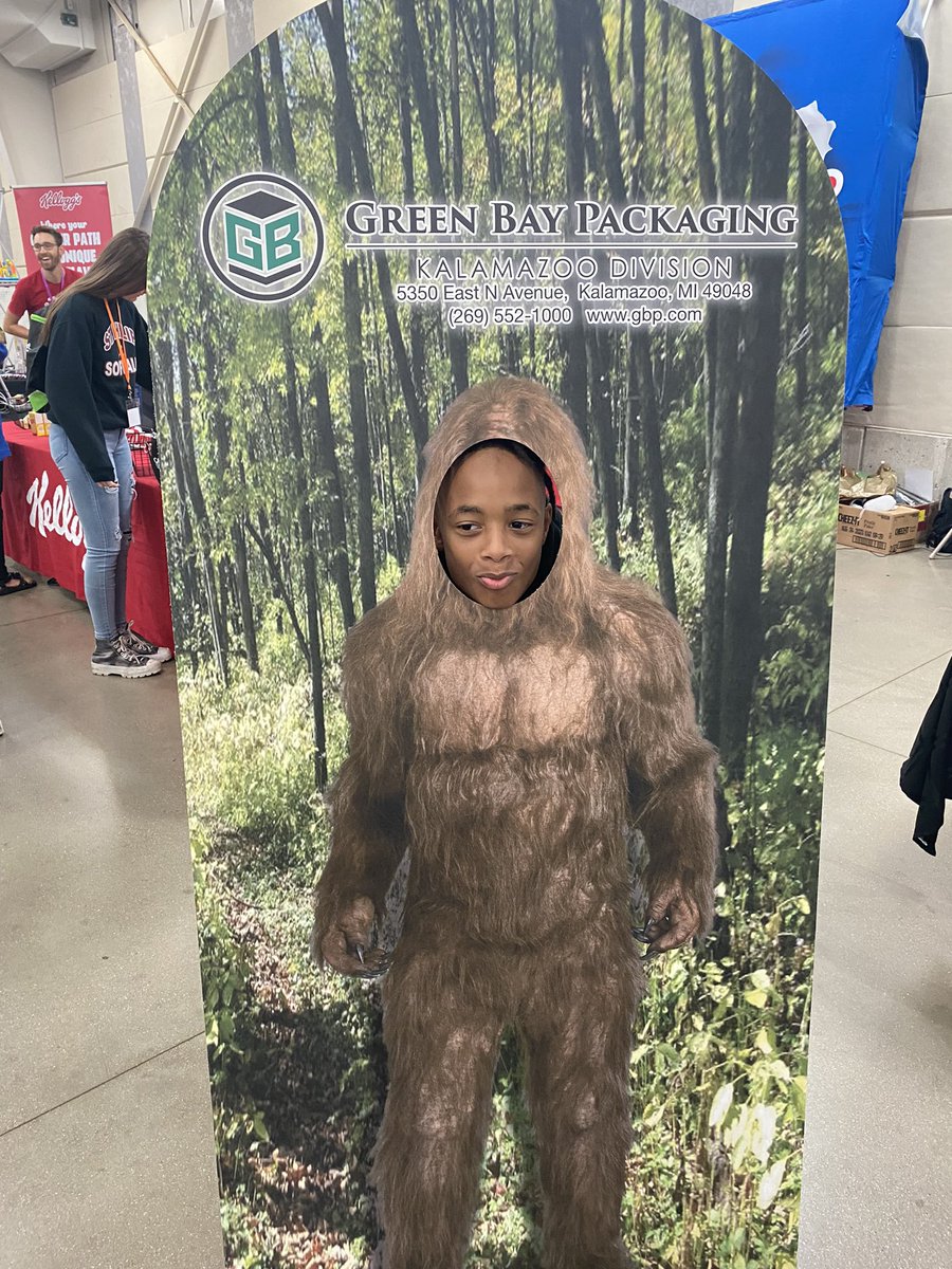 acoppGL's tweet image. 8th graders at the career expo today! #glcsms #gogulllake