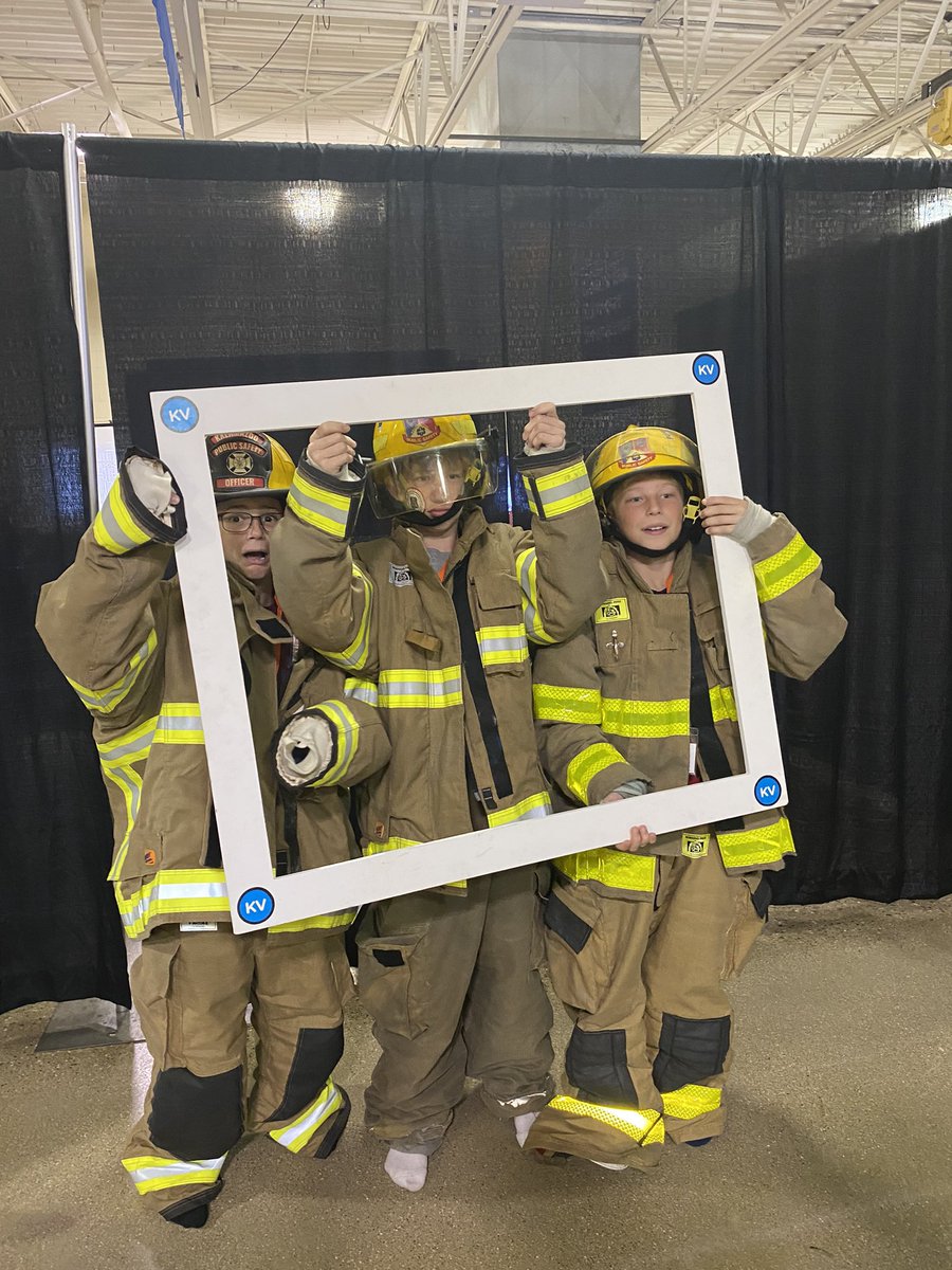 acoppGL's tweet image. 8th graders at the career expo today! #glcsms #gogulllake