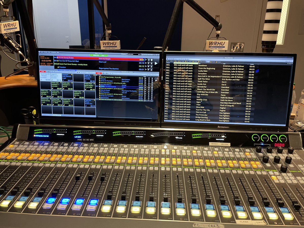 DylanBarrett221's tweet photo. WE’RE BACK!!!!! Glad to finally be back for Rock and Roll Oasis! #hofstraclass @BurkeHofstra https://t.co/KlK6Gyy1qm