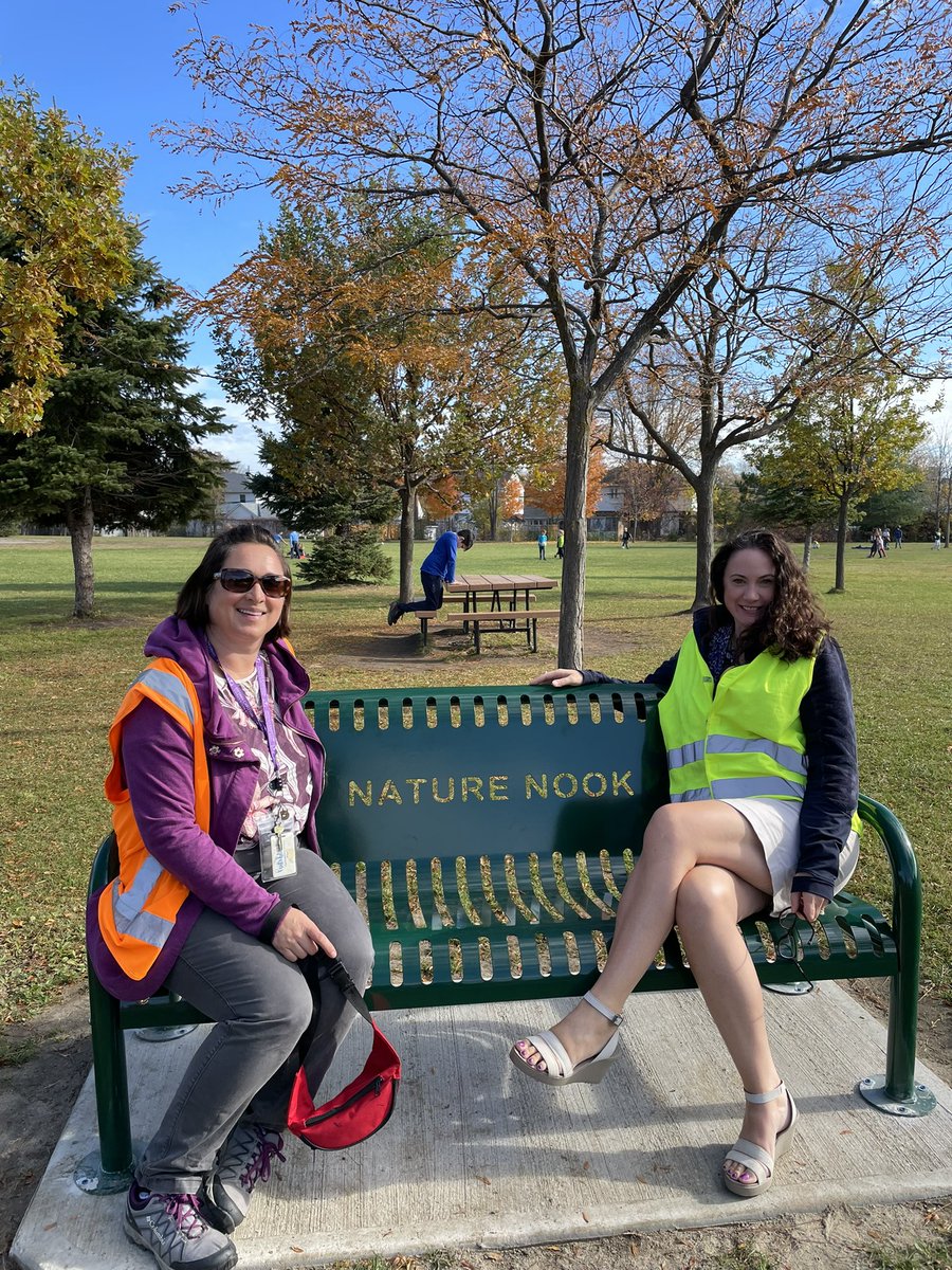 VMocdsb's tweet photo. Check out our new Nature Nook bench! This has been a popular hangout spot at recess for all of our VMers this week! A great place to nature watch and catch up with friends!
#NatureNook
#friendlybench
@OCDSB https://t.co/u0Q8XnPYHx