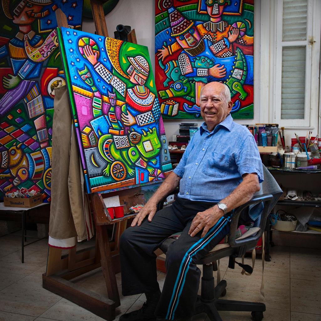 Con admiración, respeto y cariño de coterráneo, abrazo al Maestro Alfredo Sosabravo en sus vitales 92 años. Gracias por su obra, llena de color, alegría y universalidad, como #Cuba.