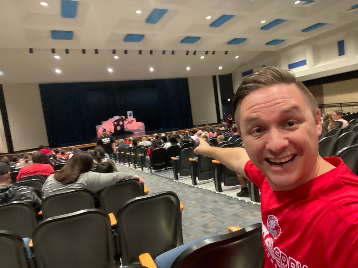 Mr_Raska's tweet photo. @IMMSLions Theatre Showcase!!!! So pumped to see these talented kiddos perform for us. Can’t wait to have these kiddos up at the high school. Great Work as always @MrsDavisTheatre @CastleberryArts @CastleberryISD https://t.co/mu7yCgMgAm