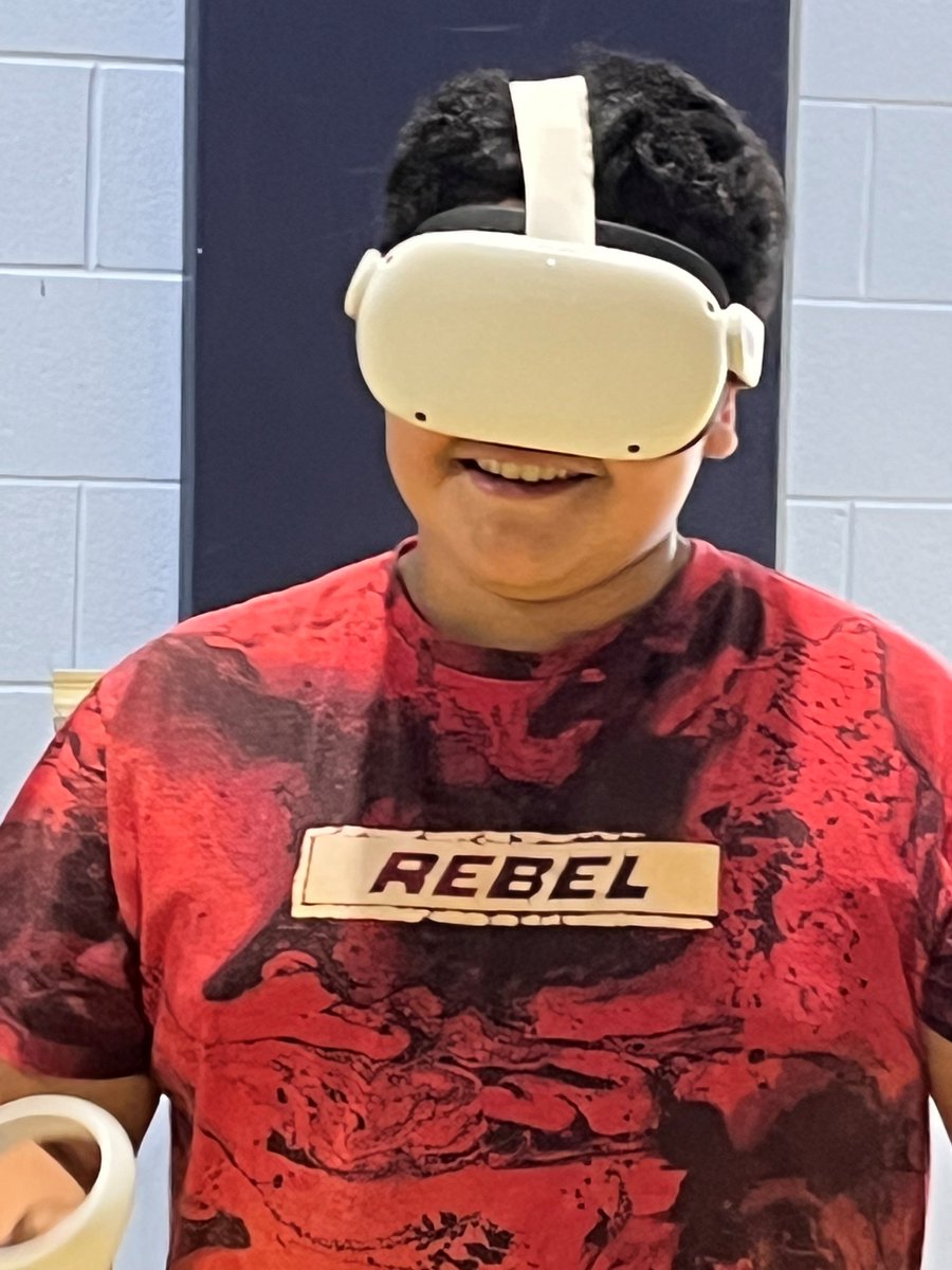 In collaboration with TRANSFR, students in afterschool programs across Indiana are using virtual reality to experience daily life working in robotics, emergency response, manufacturing and more! Read more.
prnewswire.com/news-releases/…