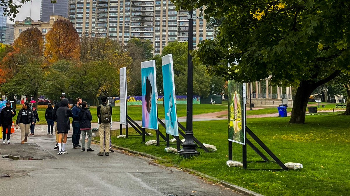 commschool's tweet photo. "Pride to me means embracing every part of who I am, while celebrating the trailblazers who paved the way for me to be able to do so today." —activist Ashton Mota

Ms. McGrath and Mr. Singer led a group walkthrough of the @PORTRAITSOFPRI exhibit on Boston Common. https://t.co/C5odPjnl3S