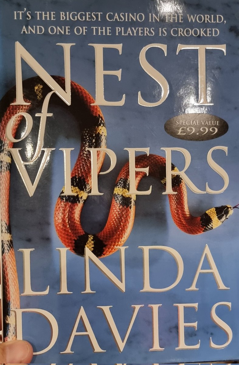 Before I say a proper goodnight to this final Tuesday of October 2022, this was in one of my out of storage boxes. The 1994 hardback edition of 'Nest of Vipers' by @LindaDaviesAuth