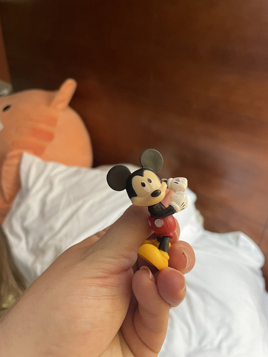 mandactw's tweet photo. @Disney we bought this mystery egg for $20…. On top of this already being crazy over priced to begin with the toys are broken right out of the package #MickeyMouse can’t even sit up around the campfire with his friends cause he’s busy looking like he’s about to ram a door https://t.co/FOQ5xSFnhR