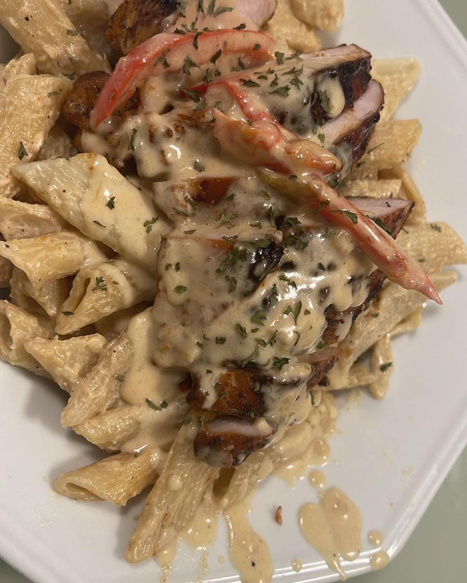 KayyDeeJay's tweet photo. I really got booked to travel internationally to do what i love. I’ll never stop 🫶🏾 #Foodie #chef #blackchefs #ghoe #nc #food https://t.co/nxPHlUv8q6