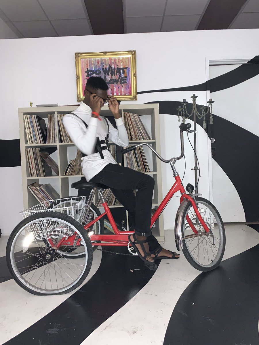 iamtroyangles's tweet photo. I got a bike so I could save on gas money in hopes of investing in #RenaissanceWorldTour  tickets 😂 #aliensuperstar  #easyposes #davidsuh https://t.co/9DACVEl5Jd