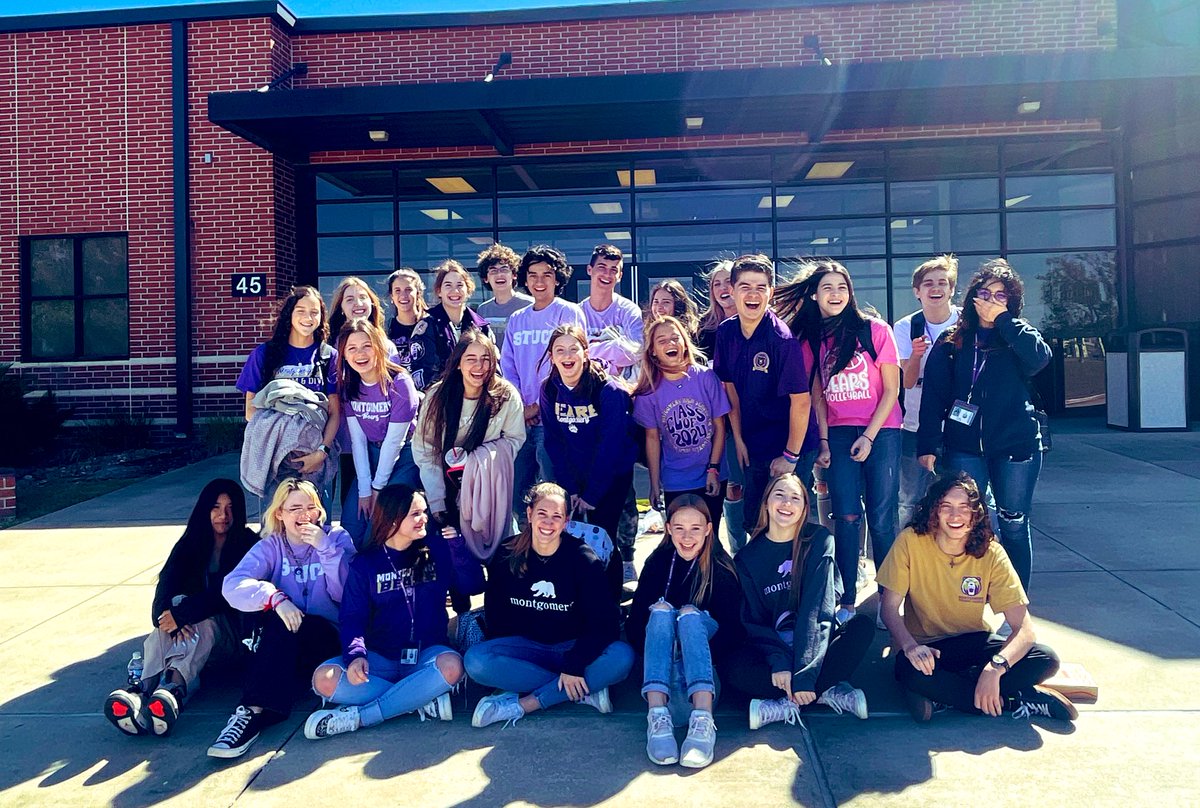 This Montgomery Student Council crew loved our inaugural 713 fall conference with 1001 of our StuCo friends from all over the HOU area. #dudebenice #tasc Lake Creek, thanks for the ride share! 🚌 🐻 🦁