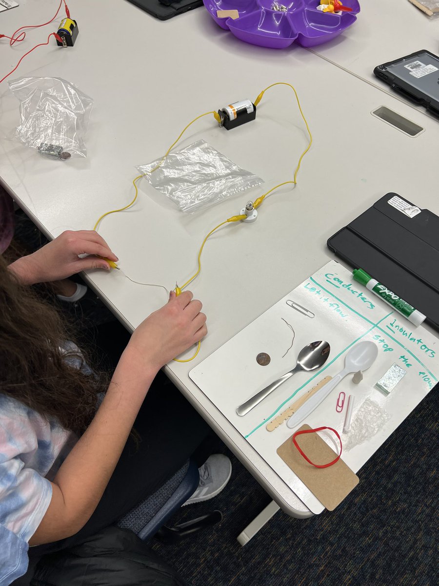HarrisHES's tweet photo. 5th Graders @HicksElementary refreshing themselves on #conductors and #insulators to begin our electrical energy and #circuits unit. We are also gathering our data, observations, and pictures in one place in our new digital science notebooks! @Duban4Science @LISDScience https://t.co/3KEe7dsCA4