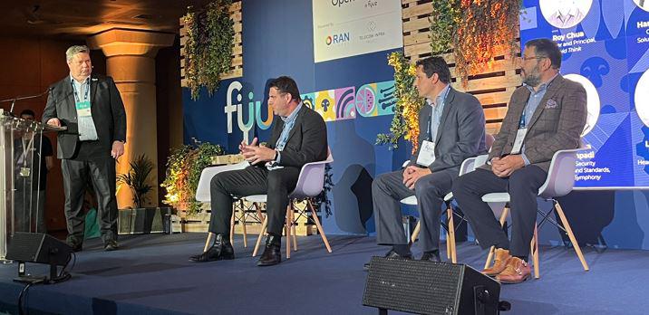 scottawalker's tweet photo. Wind River VP Gil Hellmann sharing what's needed for #telco cloud success at #FYUZ22.

#telecoms #OpenRAN #cloud #wearewindriver https://t.co/g2EVi887j2