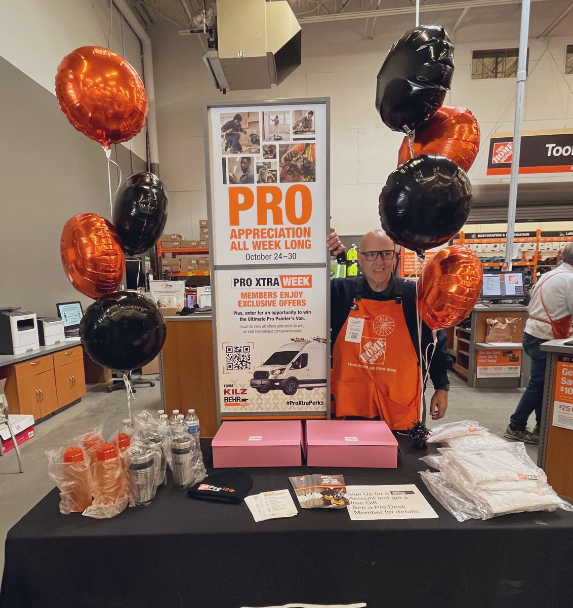 JFields_THD's tweet photo. Ain’t no party like a PRO appreciation party! Huge thank you to our PRO team as well as the guys from team TTI out here making it an event! #PROXtra #DrivingD53 #Sublime4409 https://t.co/wI7jZVYHRb