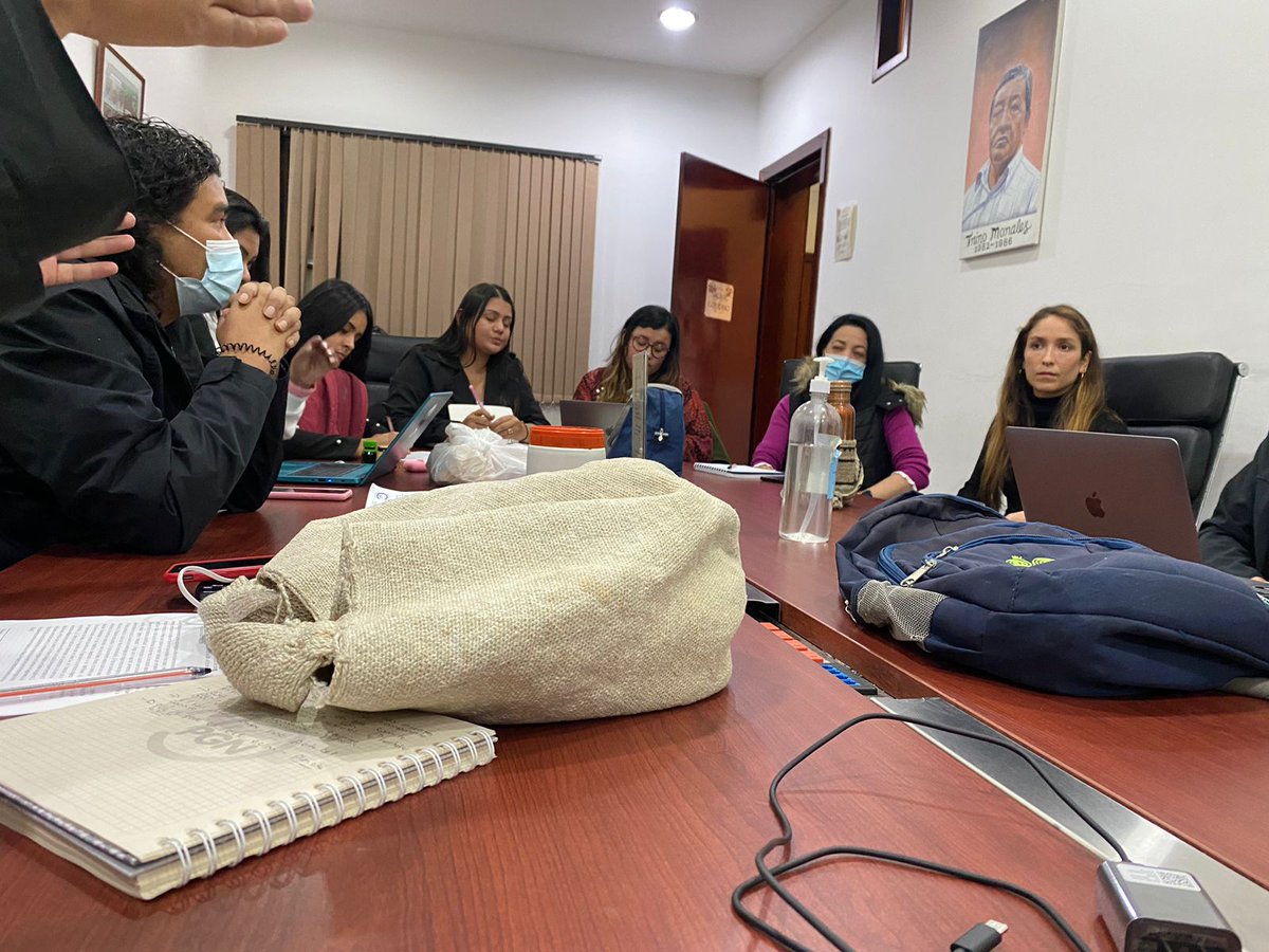 #InformativoMPC

Hoy, el Secretario Técnico de la MPC se reunió con la @ComisionDDHHPI,<a href="/OPIAC_Amazonia/">OPIAC</a>,<a href="/CGR_Colombia/">Contraloría General de la República de Colombia</a> y <a href="/PGN_COL/">Procuraduría General de la Nación</a> con el fin de establecer la ruta de atención especial y analizar la situación para dar pronta solución a nuestros hermanos del Pueblo NUKAK y Embera.