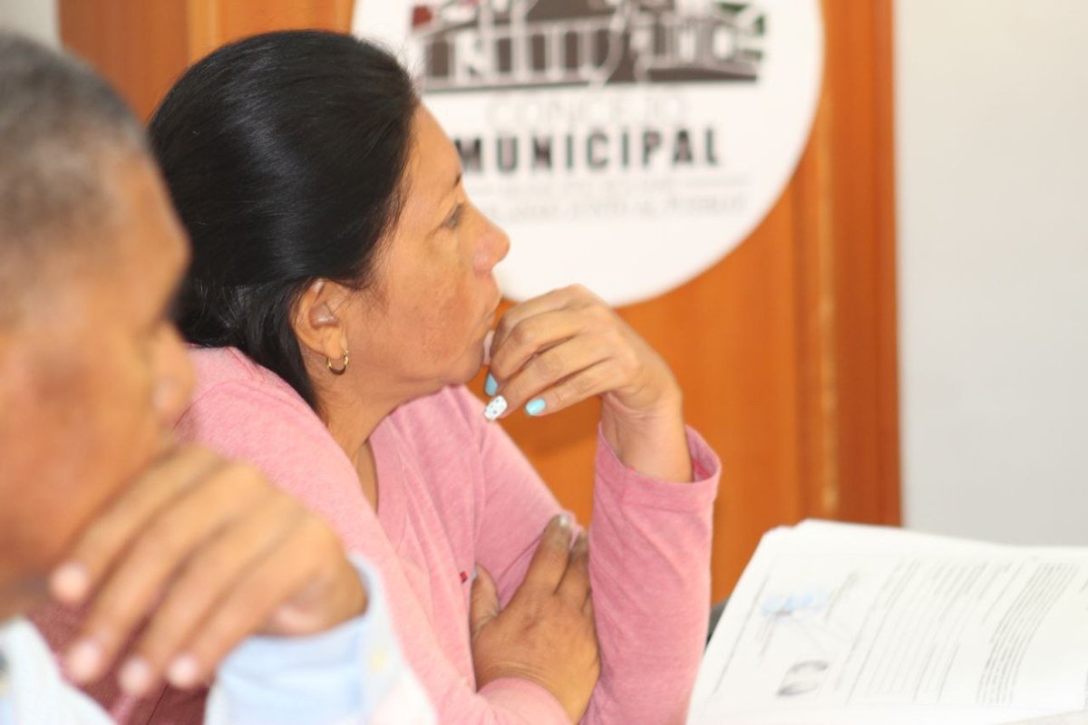 Desde los espacios de @cm_bolivar Iniciamos proceso de discusión de la ordenanza municipal que rige a nuestro amado pueblo en materia de niños, niñas y adolescentes de la mano de nuestra Alcaldesa <a href="/LolimarPSUV/">Lolimar Montilla</a>

#MujerProtagonistaDeLaPatria 

<a href="/NicolasMaduro/">Nicolás Maduro</a> 
<a href="/chavezcandanga/">Hugo Chávez Frías</a>