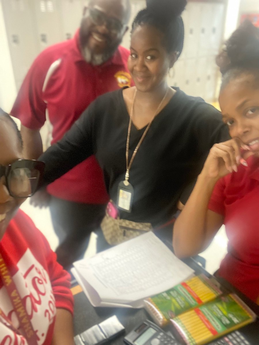 ShamikaYWhite's tweet photo. We survived testing💪🏾📚 @drizm26 @APSMHJHSJaguars #testingteam #getitdone #edutwitter #MJJALLDAY https://t.co/2Ox1UMCV0t