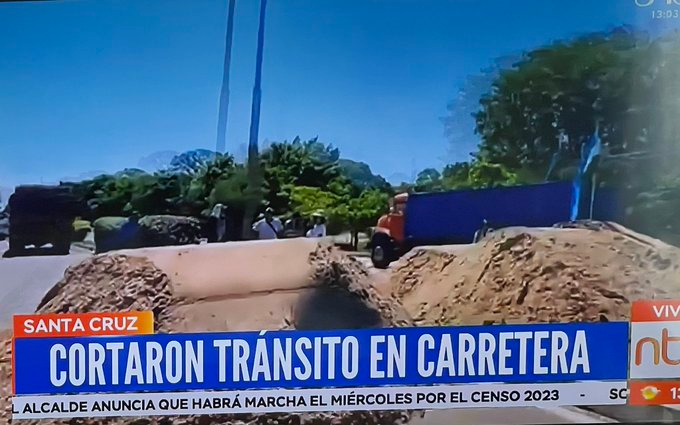 MonicaAparicioA's tweet photo. @AgustinZambrana @CIDH @soyfdelrincon @hermanntertsch @Almagro_OEA2015 @LuchoXBolivia 🔴Mismo plan que #Evo para confrontar a los #bolivianos en vez de diálogo!! para afrontar la realizar la realización del #Censo2023 que ya tiene retraso de un año.
#CensoSioSi
#SantaCruz
#BoliviaEnDictadura https://t.co/NPdSgeUHxy