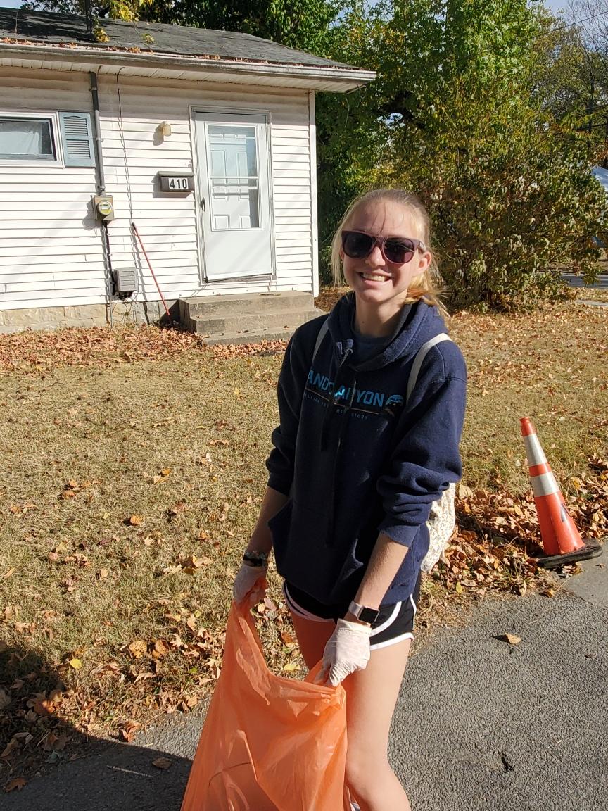 KeepCB's tweet image. Penny was out last weekend picking up litter in our community! 📢📢👏👏👀👀There are 152 pieces of litter on the ground for each person in America. We appreciate Penny and all of our volunteers making a difference in Carbondale!!💚☀️🌳❤️📣📣