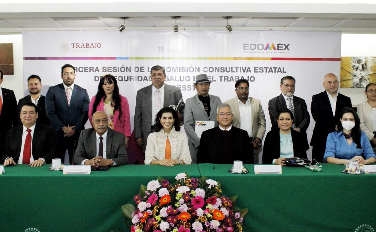 TrabajoEdomex's tweet photo. La secretaria del Trabajo, @MaribelGE10, junto con el Delegado de la STPS, Juan Carlos Garduño, encabezaron la 3era Sesión Ordinaria de la #COCOESST, en la que el ISEM presentó el Sistema Piloto de Notificación de Enfermedades Laborales que creará un panorama referente al #Edoméx https://t.co/jiOdxBqUTe