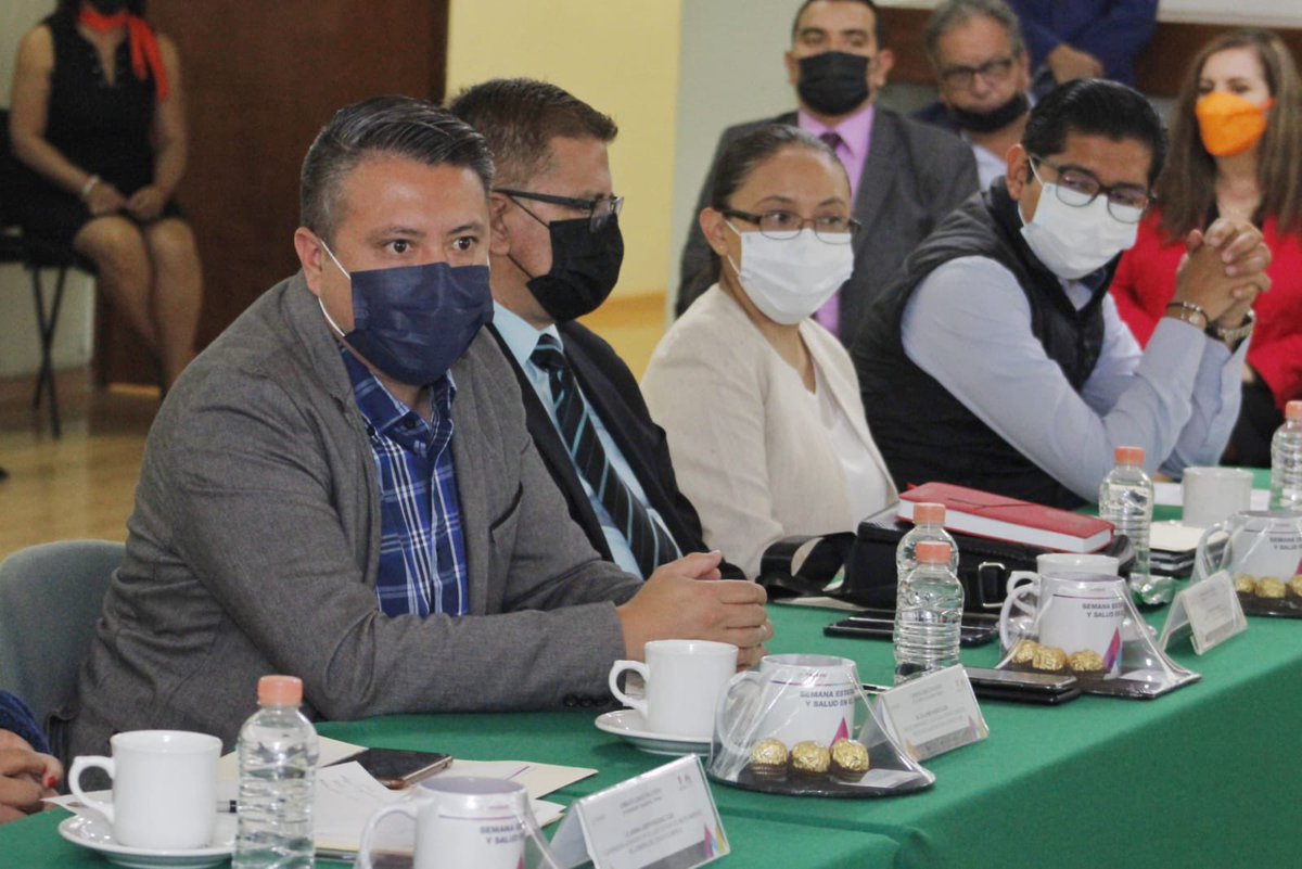 TrabajoEdomex's tweet photo. La secretaria del Trabajo, @MaribelGE10, junto con el Delegado de la STPS, Juan Carlos Garduño, encabezaron la 3era Sesión Ordinaria de la #COCOESST, en la que el ISEM presentó el Sistema Piloto de Notificación de Enfermedades Laborales que creará un panorama referente al #Edoméx https://t.co/jiOdxBqUTe