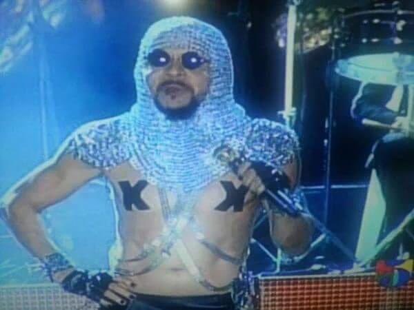 Reconocidosnet's tweet photo. 2022: "Bad Bunny esta rompiendo estereotipos contra la masculinidad frágil" 

Toño desde antes del 2000: https://t.co/Af8j6dE55x