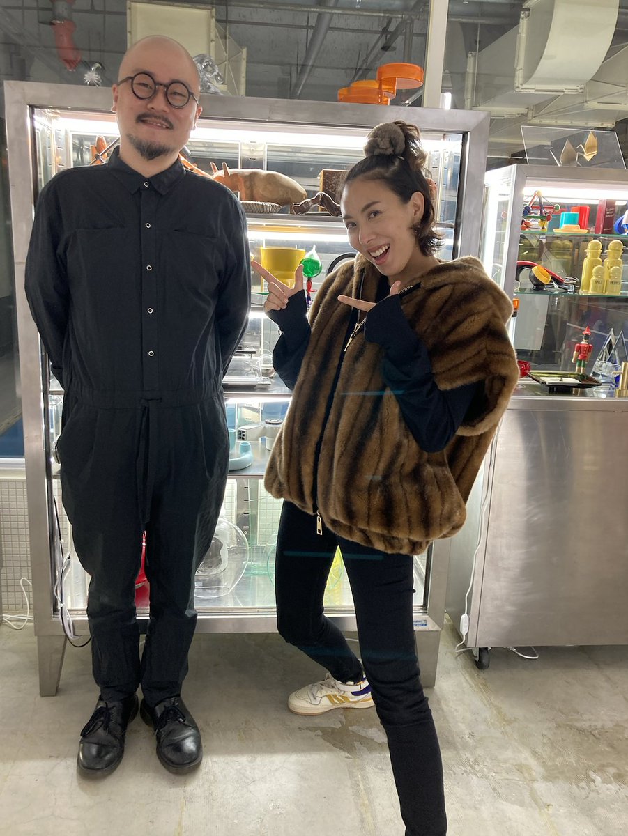 LOVEstaff's tweet photo. -musiCuration by Sony Park Mini-

本日10/26(水)から #sonyparkmini　で「西銀座駐車場商店街 2店目『リサイクルショップ Hand To Mouth』がスタート！

LOVEちゃんも遊びに行ってきました💛

#西銀座駐車場商店街 #handtomouth #荏原 #htmtokyo #リサイクルショップ #method #methodinc https://t.co/RYpezISMsp