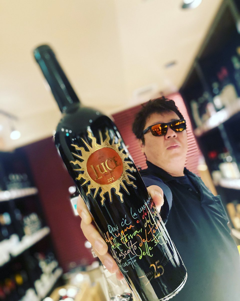 vinelevage's tweet photo. 誰がカンナムスタイルじゃい

piece of wine

#cavedevinelevage
#tenutaluce
#lucedellavite
#LUCE2017
#25周年記念ボトル
#frescobaldi 
#robertmondavi
#スーパータスカン
#supertuscan
#イタリアワイン
#toscana 
#fukuwine
#PSY
#江南スタイル
#thatthat
#スタッフ募集
#求人募集 https://t.co/SuV4vw1R3o
