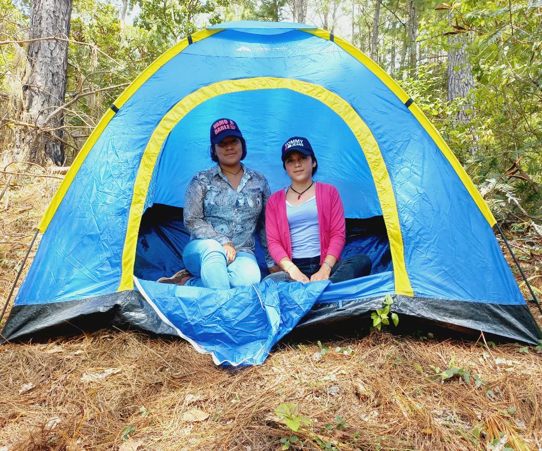 centro_olof's tweet photo. 🌄Estudiantes del Técnico Especialista en Guías por Espacios Naturales en el Módulo de Técnicas de Progresión por Espacios Naturales realizan Tecnicas de acampada y o vivac en el medio Natural, en la Reserva Natural Tomabu, Esteli.🏕
#SoyTecNicaragua🇳🇮 https://t.co/GSGsg6JVGV