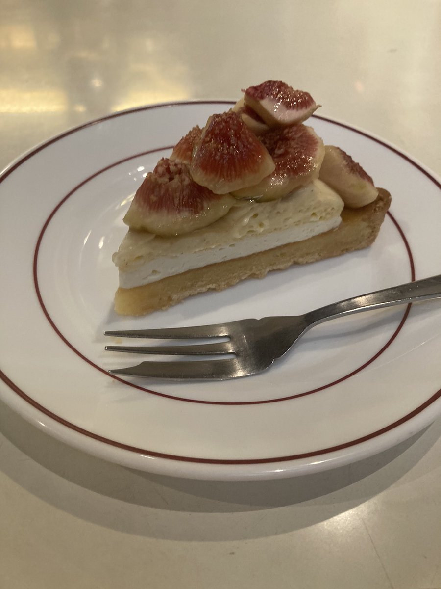 PONPOCOPONCO's tweet photo. 夏休み最後のランチ。
ずっと行ってみたかった
#bowerykitchen
#バワリーキッチン
グリルチキンゴルゴンゾーラソースが
目玉らしいので、それ一択で。
美味しかったのでデザートまで追加🤣 https://t.co/tsAzcqw0gJ
