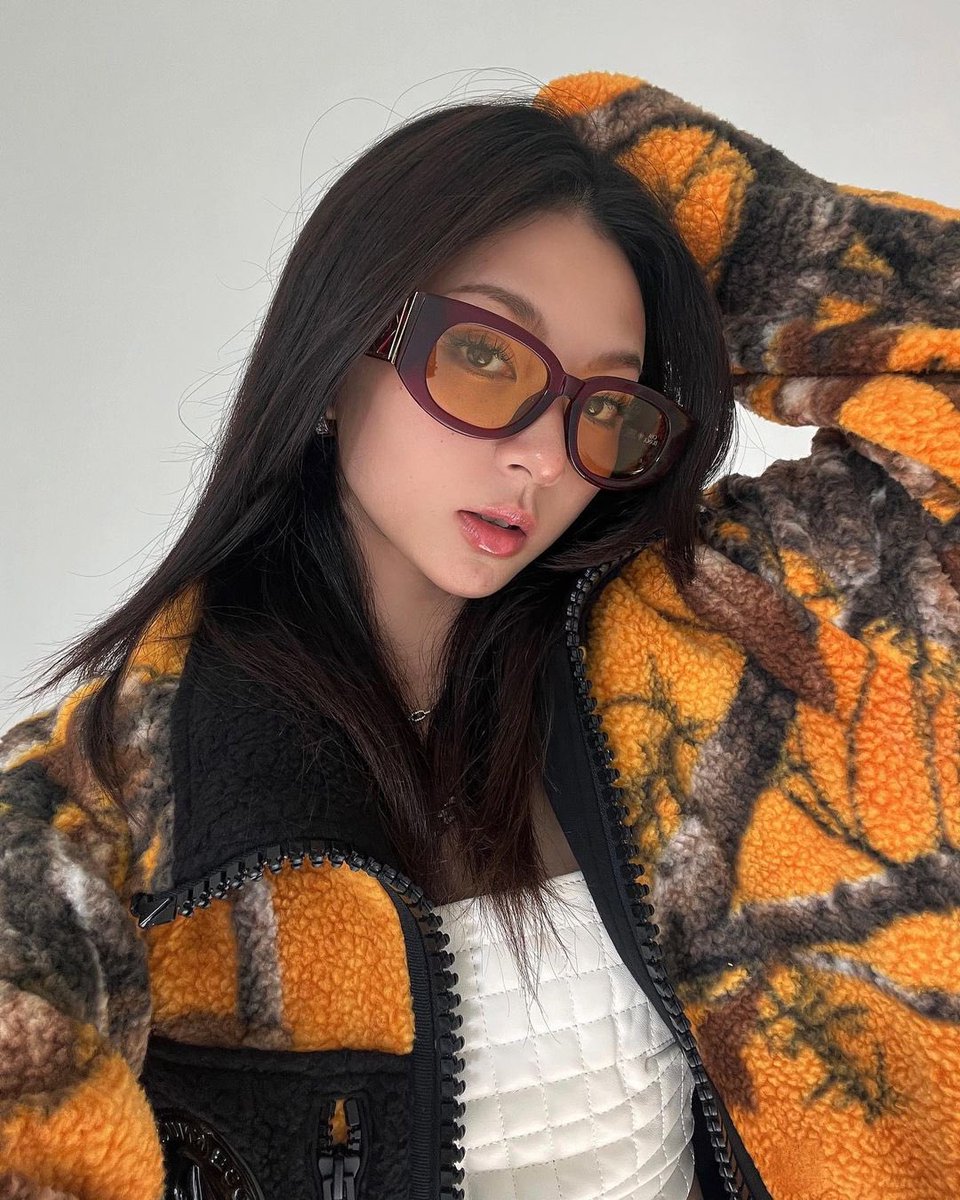 ⠀⠀

  ﹫sns update   𓋰   tokyo, japan
   ❲  12 : OO  ❳   ╱  1O2622  
              
⌕ touchdown, japan. mutuals residing here, maybe we could meet and share a drink or a meal. happy wednesday to everyone! 

⠀⠀