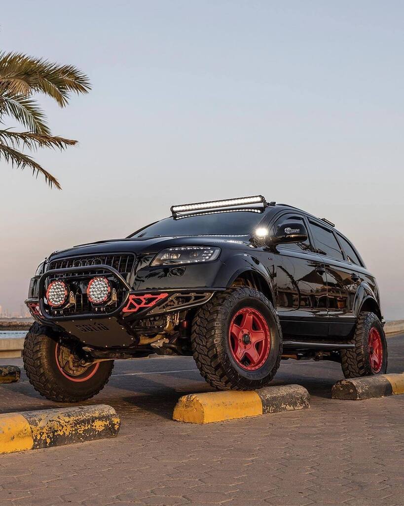Audi_Obsession's tweet photo. π The 1of1 Audi Q7 Overland π±
π· @auditography β’ thanks to @Audi.965 and @audikuwait β’ owner: @kwt_audi
.
#audiq7overland #auditography #audiq7offroad #offroad #overland #audikuwait #audirs #audi #audifans #audiloversβ€οΈ #horsepowerfreaks #germancaβ¦ https://t.co/pKNxhd9Azk https://t.co/FsaCGAX7NN