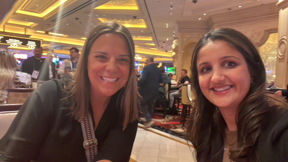 Siya Vansia tweet media