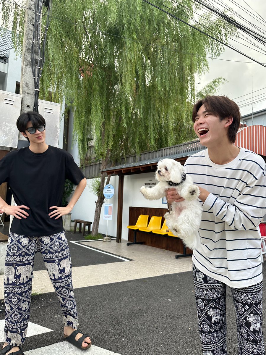 PKrittanun's tweet photo. คุณไอยเรศ ทำไมมองเเบบนั้นหล่ะค้าบบ @nichameen8 https://t.co/8EVKMoCQMF