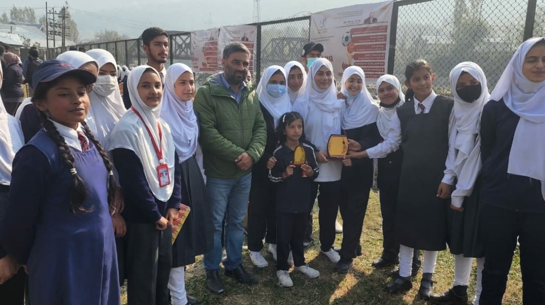 SaraSha09251107's tweet photo. Voice for Peace &amp; Justice  celebrating  Accession Day in Kashmir as #Liberation_Day and adopted a resolution that Accession of J&amp;K with Indian Dominion is irrevocable, full and final and people of J&amp;K feel proud to be #Indian Citizens
#HappyAccessionDay #26October1947 https://t.co/xkbhvLu5Dp