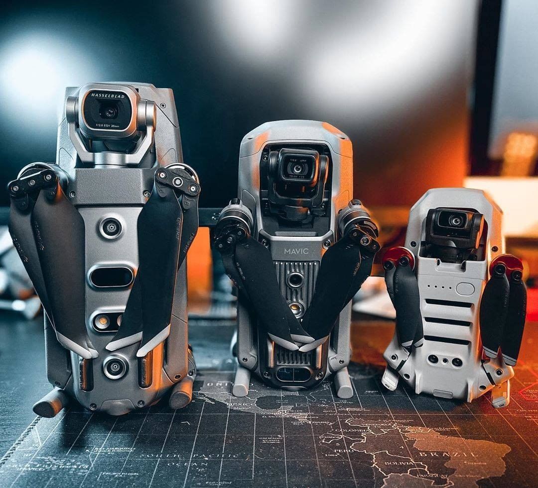 Which one do you grab?
.
Photo by @andjvisuals
.
.
.
.
#amsterdaminternationalfilmfestival #aiff #cine #filmfestival #filmcompetition #onlyfilmmakers #filmmakerlife #filmmaker #filmdirector #actor #actress #filmawards #director #cinema #movie #shooting #film #production