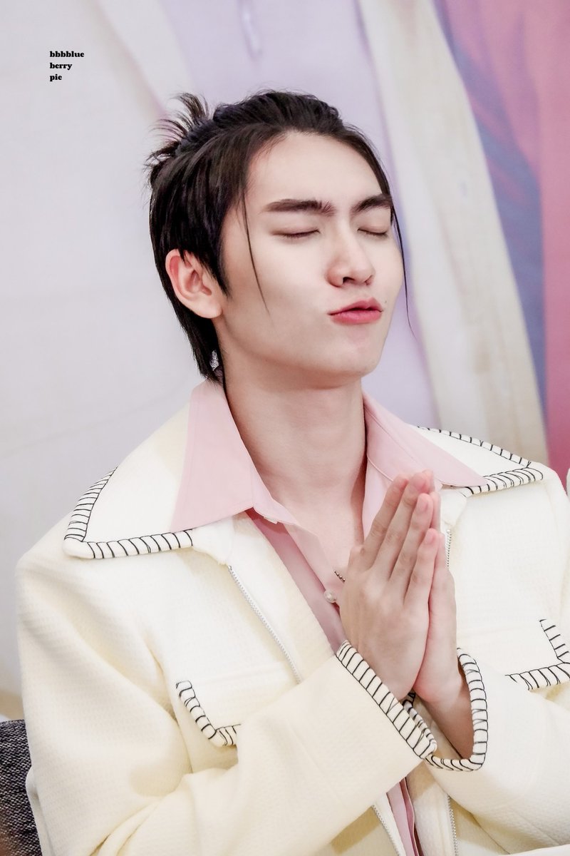 may_mayfueng's tweet photo. ขอบคุณสำหรับ 800K follow คับ!!🙏🥰🎉 #800kBossofShawty https://t.co/8zE1LJFRdr