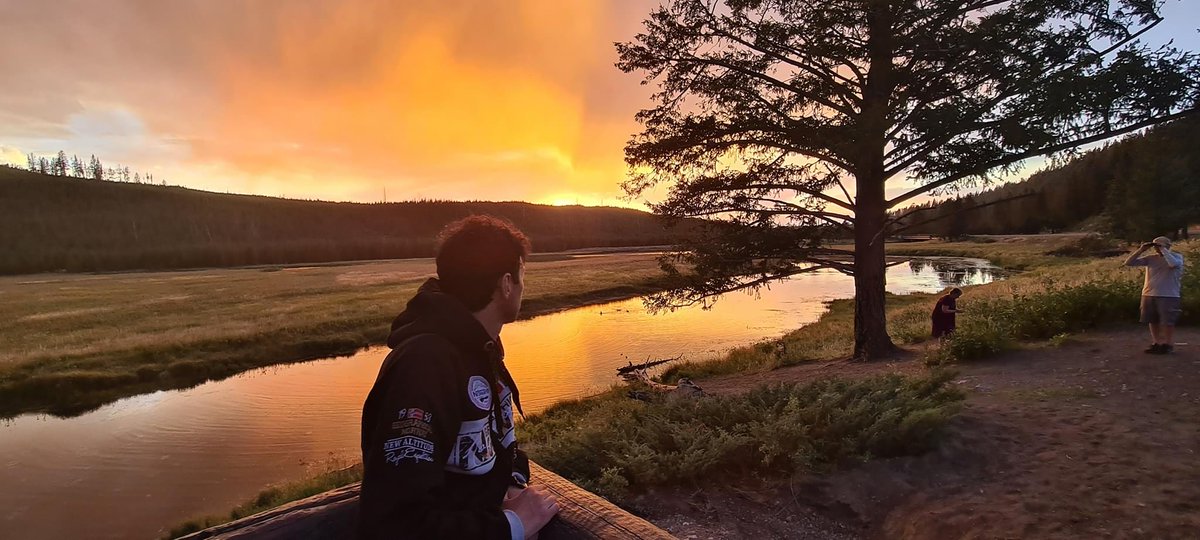 bussa76's tweet photo. 150° anniversario 🦬 #Yellowstone #NationalPark  #Wyoming https://t.co/g6mxMAsnQn