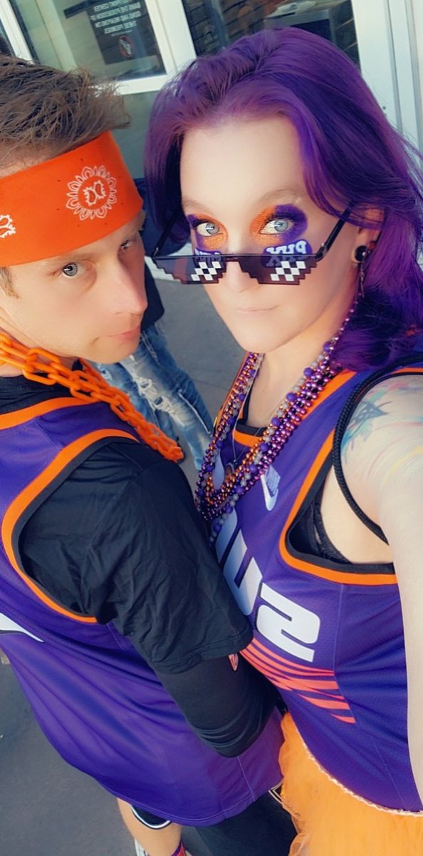 suns_tutu_fan's tweet photo. #LINESELFIE FUN TIME WITH @Suns_Armband!!! I even got @DesertDogs22 in the last one 😂😂😂
WE READY @SUNS FAM!!! #WEARETHEVALLEY https://t.co/r3R64Onqza