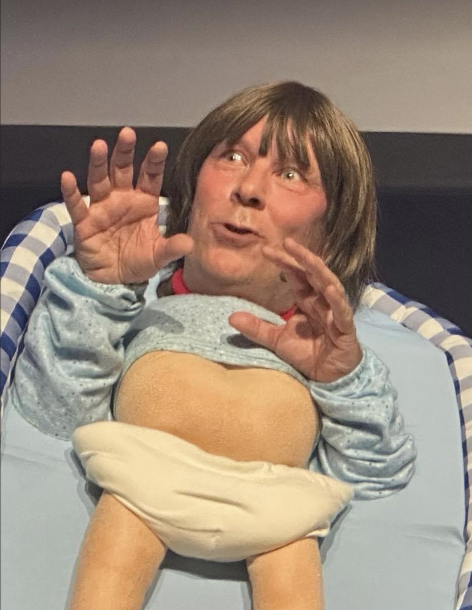 Täck för ikvell Ståkkhålm! Det var den SISTÄ  showen och ni var svinefinä!!! 🇩🇰❤️🤪🕺
#karstentorebjer