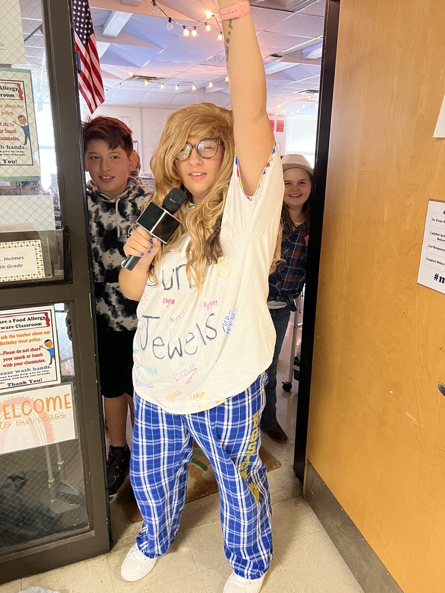 Jennifer Jones tweet media