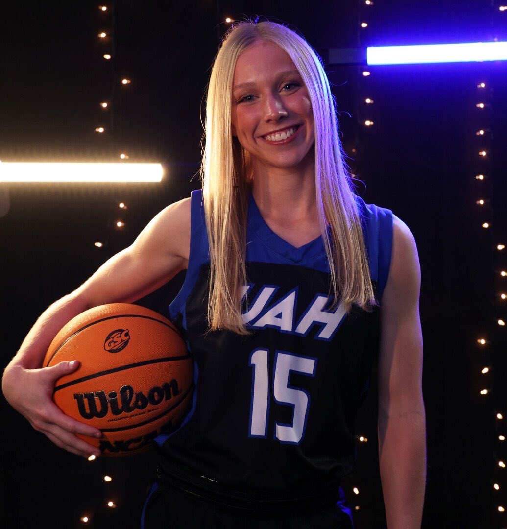 Meet •ANDIE FLATGARD•

#15 FR G from Ridgeland, Mississippi.

Major: Undecided
Fun Fact: she has never had her ears pierced

#bty #twm #rfa