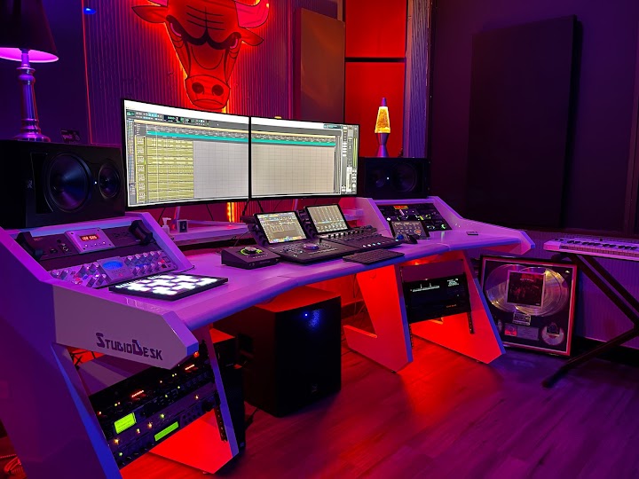 KidCypher1's tweet photo. Studio 1212 
#1 Studio in Las Vegas come make your next big hit here. #LasVegas
#recordingstudio https://t.co/v1InmbD0Sr https://t.co/UfDVaMbQvW