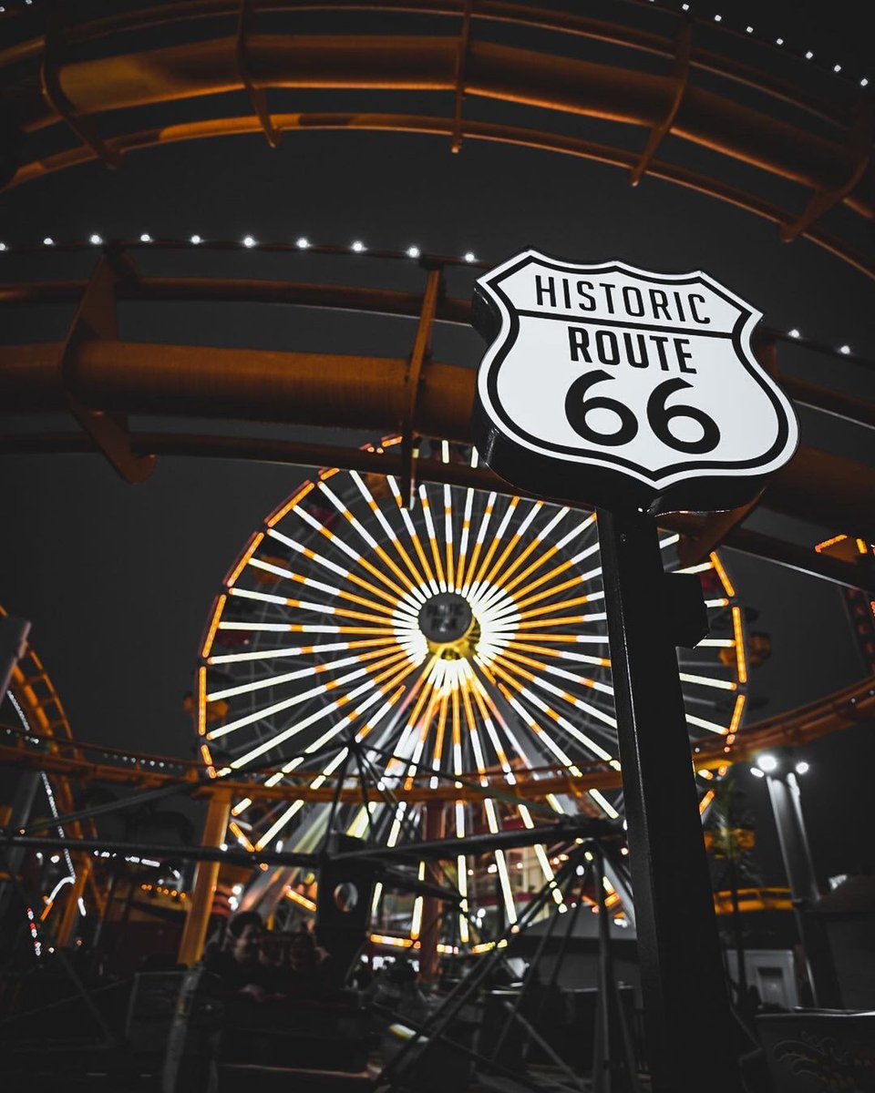 SantaMonicaPier's tweet photo. ๐ Tuesday night lights ๐@pacpark
๐ธ: @chrizbreezzyy
#smpier #santamonicapier #santamonica #santamonicabeach #socal #pierphoto #route66 #r66 #themotherroad #roadtrip #getyourkicksonroute66 #travel #PacificPark #lights #festive #rollercoaster #ferrishwheel #photography #tuesday https://t.co/VODtNaDPzA