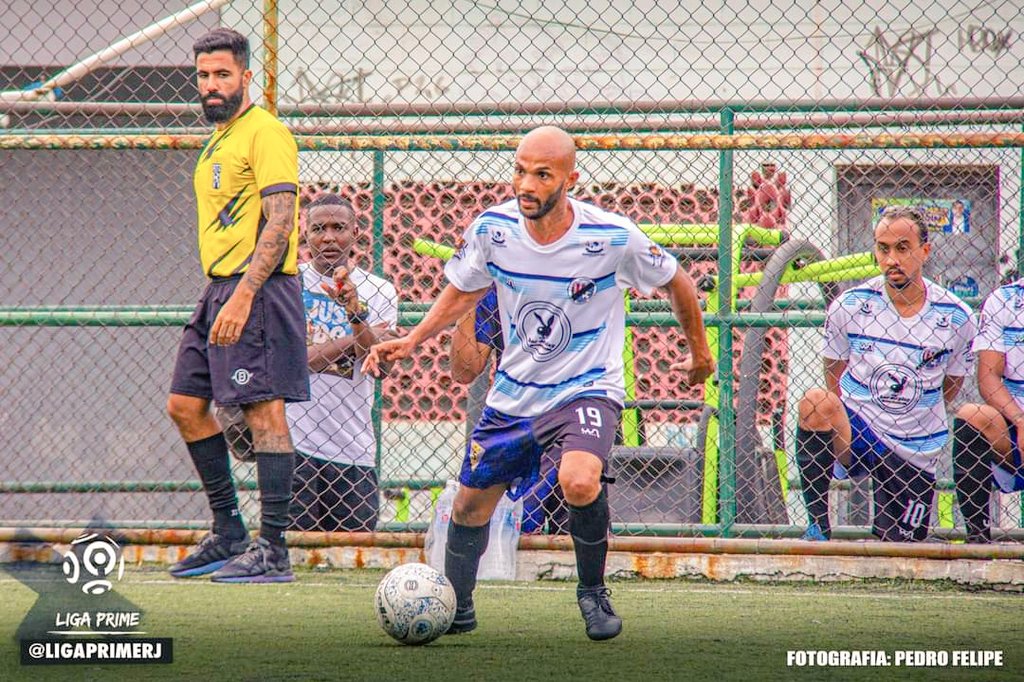 teticaneta17's tweet photo. Amo esse Esporte ⚽.
#Seguimos 🤝🇪🇪
+3 @5riosfc https://t.co/f9bFbseu5j